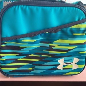 Under armor lunch box. Minor use. Great condition.